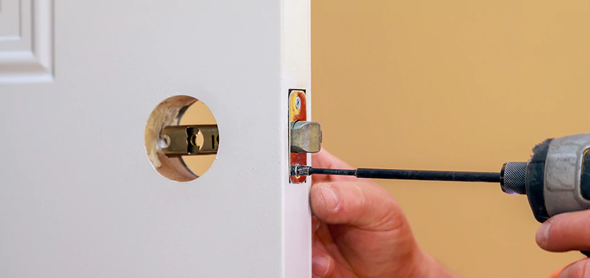 Stuck Door Knobs Repair in Santa Paula, CA